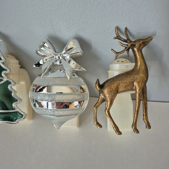 Bath and Body Works 5 Christmas Plug In Wallflowers Bells Wreath Tree Deer Bulb - Picture 2 of 11